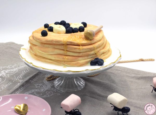 Assiettes de pancakes aux fruits et au miel (sac)